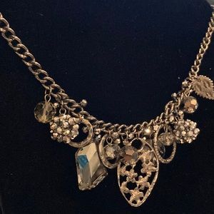 🔥Beautiful Boutique Swarovski Crystal Silver grey toned Statement Necklace🔥